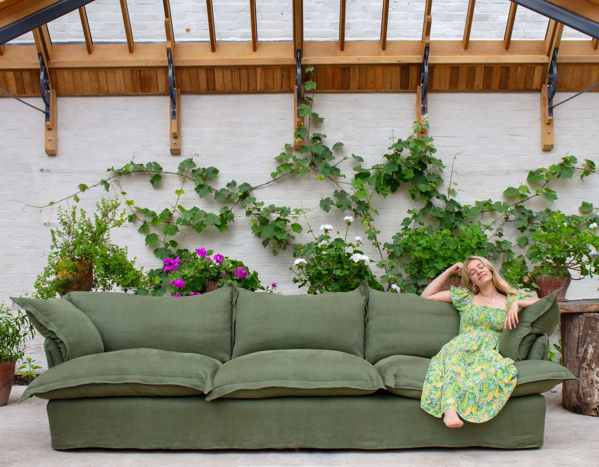 5 Green Sofa Ideas For Your Living Room