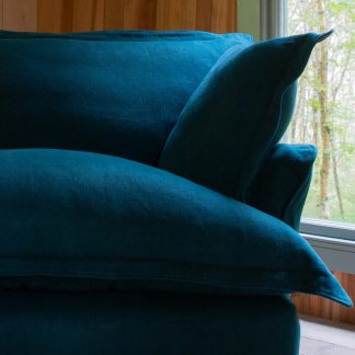 topaz-song-pillow-edge-close-up